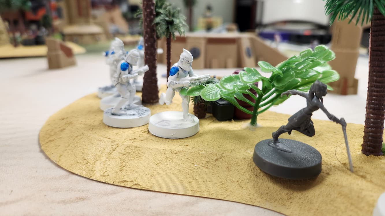 Padawan Ashoka pushes into dunes